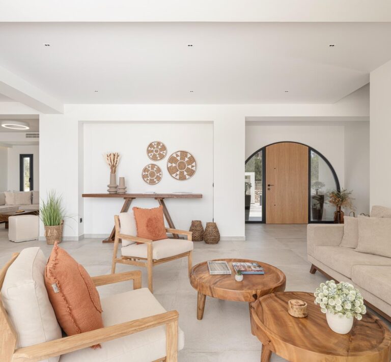 A Multigenerational Villa Holiday in Chania: Plan the Rooms and Daily Rhythm